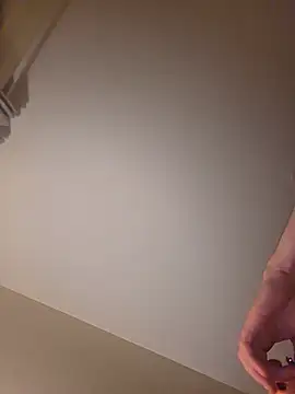 Chat +18 de SingingTrunks ao vivo