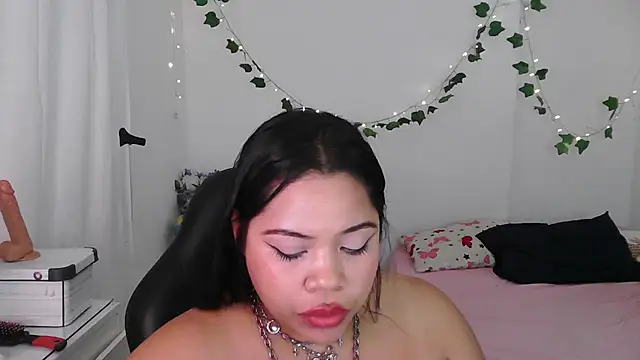 Juicy_elenxx's Live XXX Chat