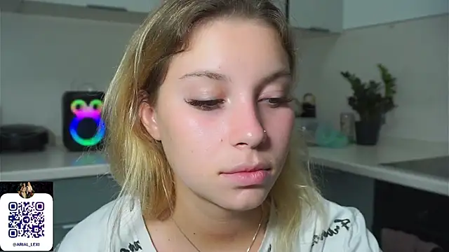 Sairallyn's Live XXX Chat