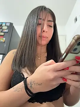 Chatroom XXX en direct de Lina_soler69