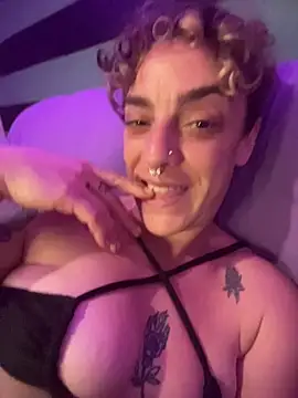 SalyTredelMonte's Live XXX Chat