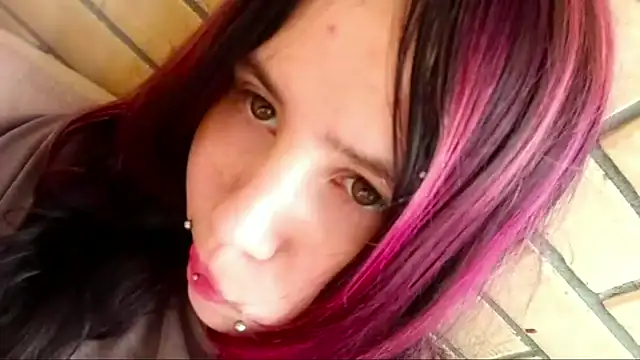 IronicBuckle Live XXX-Chat