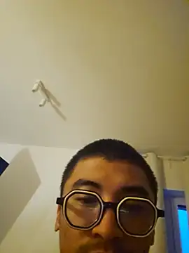Lokomo32n Live XXX chat