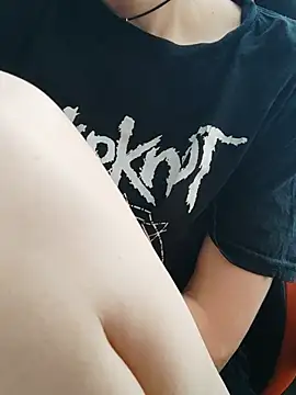 Aashikalaa Adlı Modelin Canlı XXX Sohbeti