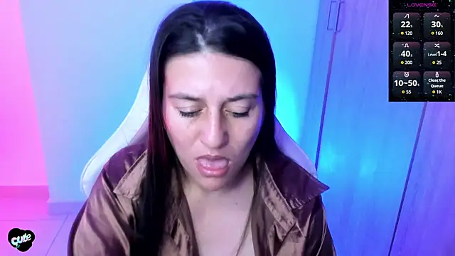 Saskyaa's Live XXX Chat