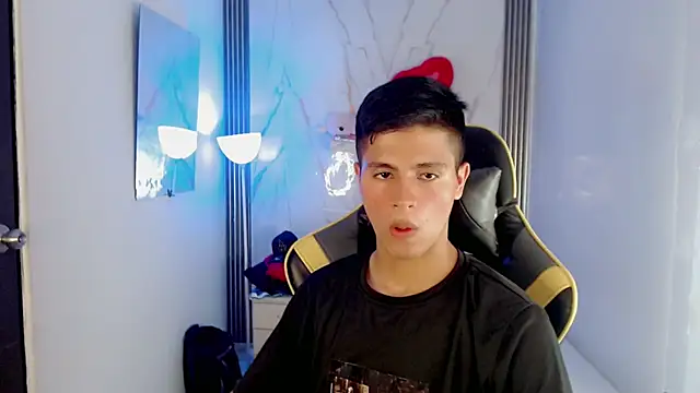 Chat +18 de Ascii_one ao vivo