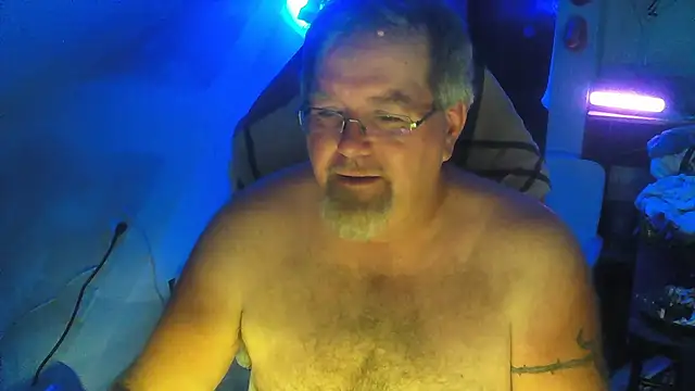 XXX chat uživo modela PervTrucker2