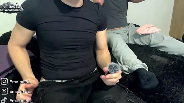 צ'אט XXX בשידור חי של Emanuell__