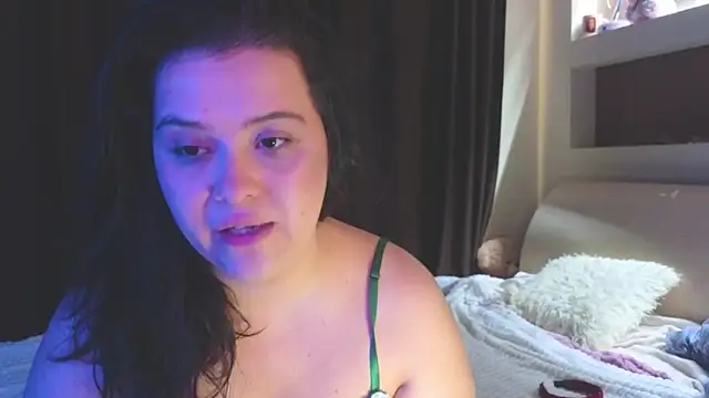 Malika_uAngel élő XXX-chatje