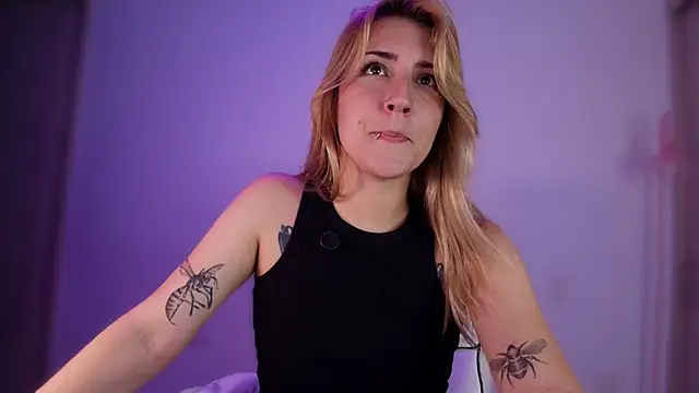 Dakotaa_ Live XXX-Chat