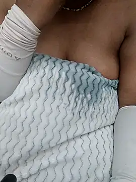 Telugu_reddy_'s Live XXX Chat