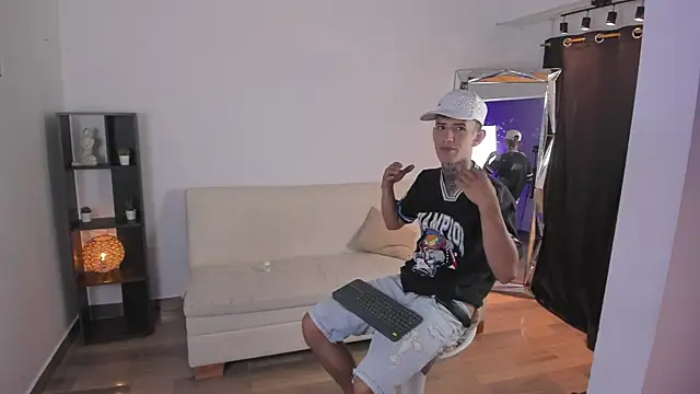 Živý XXX chat Darwinstark_