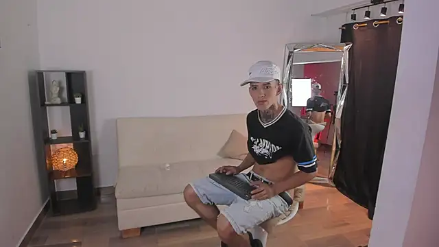 Chatroom XXX en direct de Darwinstark_