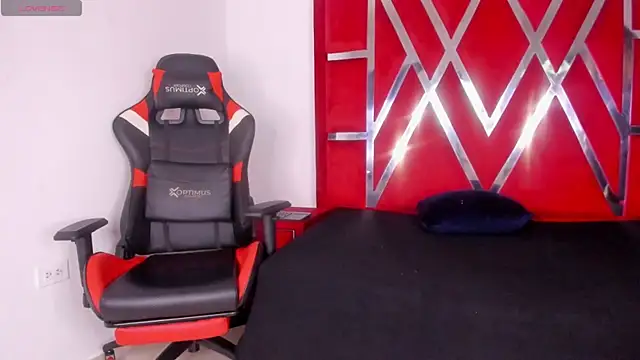 ambarglowasm's Live XXX Chat