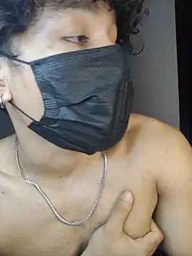 Chatroom XXX en direct de roxiii_