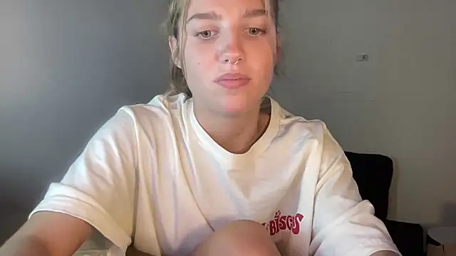 sweetceeme élő XXX-chatje