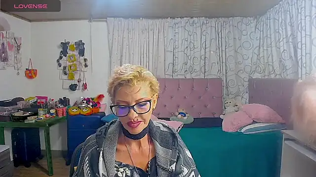 isabella-lips007: απευθείας συνομιλία ΧΧΧ