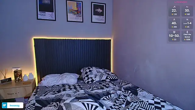 Leo_Savage_n Webbikameraesitys