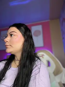 Chatroom XXX en direct de Megaan__More