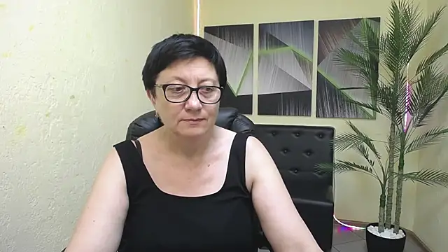 צ'אט XXX בשידור חי של EmilyL0ve