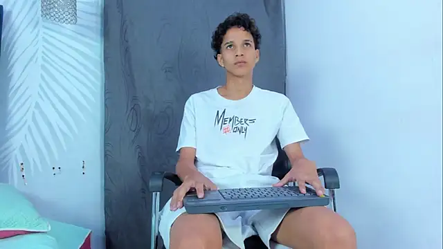 LatinPrince_ Chat XXX in diretta