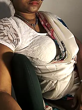 Chatroom XXX en direct de DIRTYSECRET_QUEEN_07