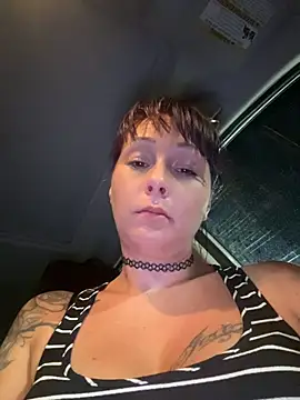 Chat XXX en directo de RebelReign