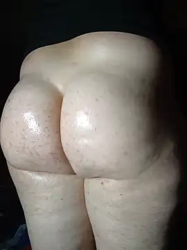 Dickbetweencheeks XXX чат на живо