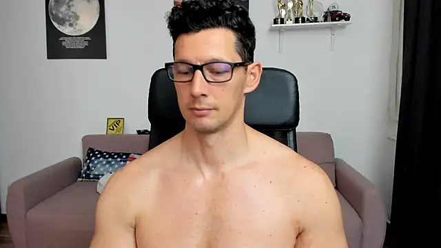 BrutusK08's Live XXX Chat