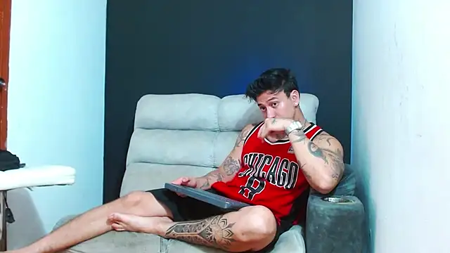JUSTIN_FULLER1 XXX чат на живо