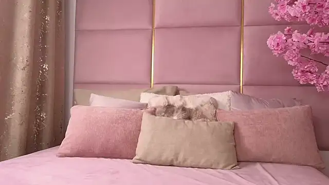XXX chat uživo modela Elliblue