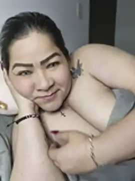 Chatroom XXX en direct de Dalessa_Bigtits