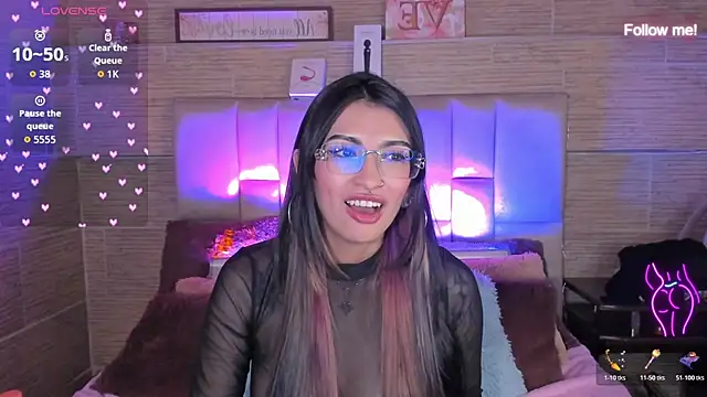 Chat +18 de mia_devine_ ao vivo