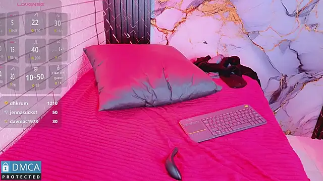 Chat XXX en directo de MaeveKuro
