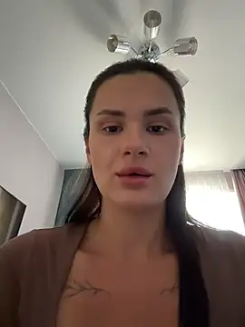 Chat +18 de MiraReach ao vivo