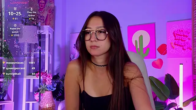 Chat +18 de LanaBaker ao vivo