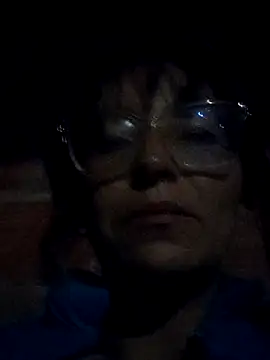 Chat +18 de ERIS666 ao vivo