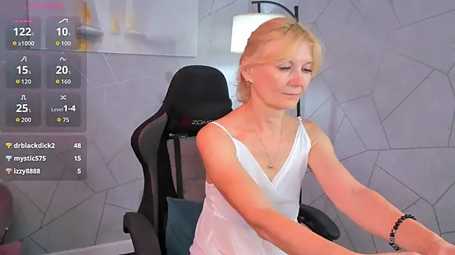 Julie_Lucas live XXX chat
