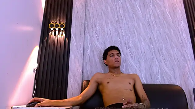 _Thiago12's Live XXX Chat