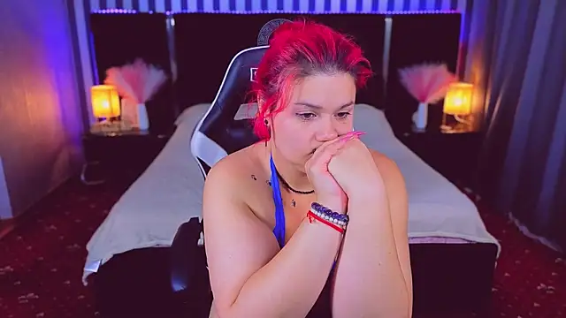 BettyDark Chat XXX in diretta