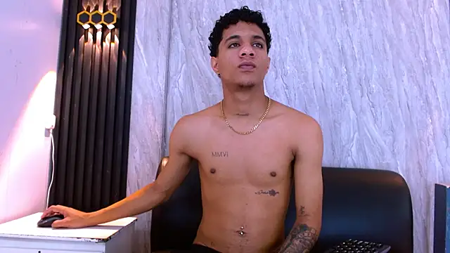 _Thiago12 Live XXX-Chat
