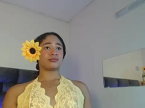 Valentine_Rose Adlı Modelin Canlı XXX Sohbeti