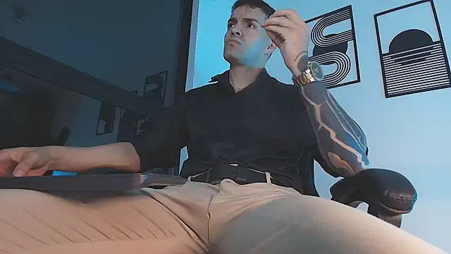 ALPHA_DOMINUS_ Show Webcam