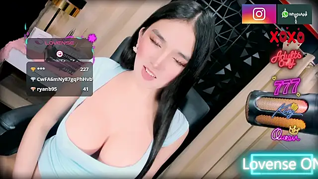 8inchAbsoluteSelfsucker Adlı Modelin Canlı XXX Sohbeti