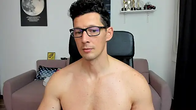 BrutusK08n Live XXX chat