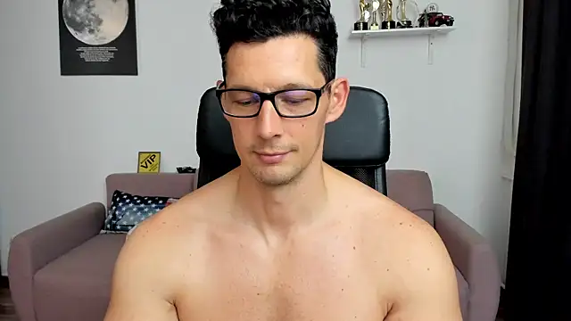 BrutusK08 Live XXX-chat