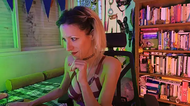 OMGmina's Live XXX Chat