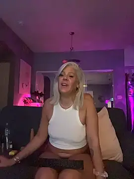 Lexi_Shocker élő XXX-chatje