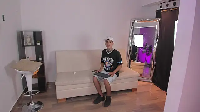 Darwinstark_: απευθείας συνομιλία ΧΧΧ