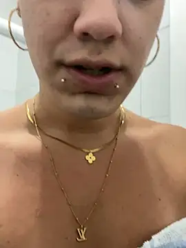 BabyBruna Live XXX-chat